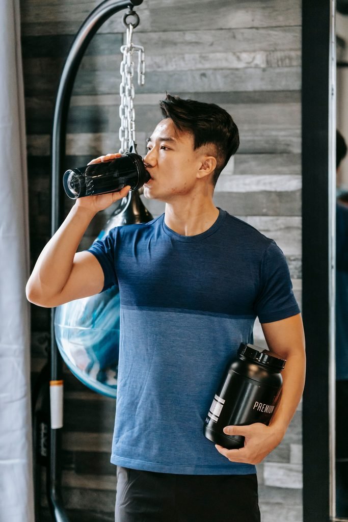 Fitness supplements: protein powder 
